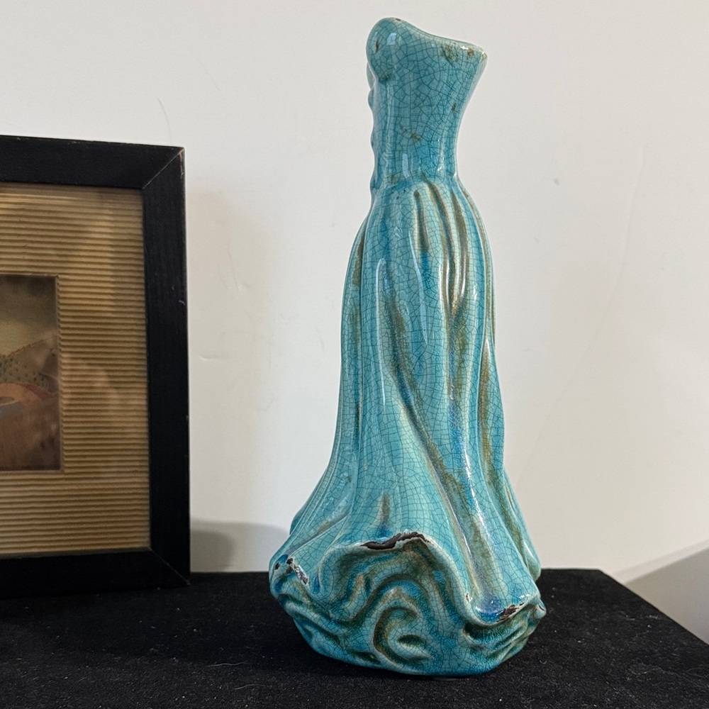 Vintage 1990s Blue Crackle Dress Silhouette Vase - Picture 2 of 7